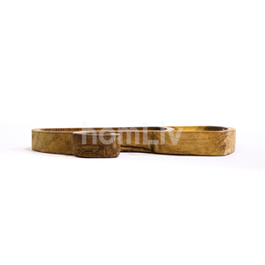 Bandeja de Madera de Teca para Servir con Diseño de Gorro Navideño, Plato de Madera Pulida para Aperitivos y Postres, Decoración para Fiestas Navideñas, Sostenible - Product Image 6