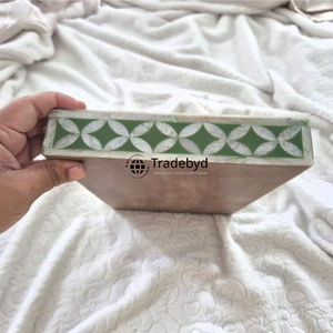 Plateau décoratif de luxe en os incrusté fait main pour table basse par Tradebyd - Product Image 3