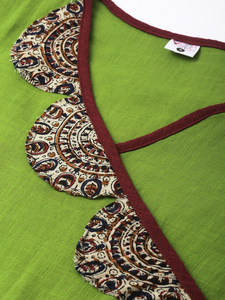 Kurta pour femmes en coton vert style Angrakha avec patchwork, col en V, manches trois quarts, vêtements décontractés de haute qualité pour l'été - Product Image 2