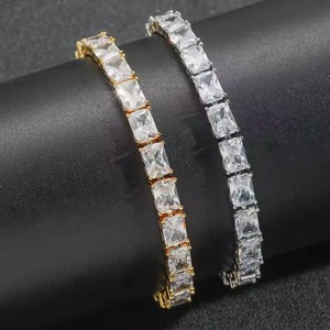 Collier chaîne cubaine diamantée best-seller, accessoire de bijouterie élégant pour hommes et femmes, disponible au meilleur prix - Product Image 1