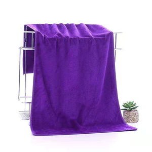 Serviettes de sport OEM de qualité supérieure en microfibre, serviettes de sport personnalisées en microfibre à séchage rapide avec poche zippée - Product Image 5