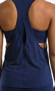 Débardeur de yoga pour femme, haut de sport personnalisé pour l'entraînement et la gym, style racerback - Product Image 4
