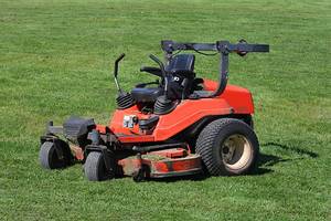 Cortadora de Césped Profesional con Giro Cero ZD1511, Motor Diésel de 150cc y 4 Tiempos, Caja Recolectora de Césped Trasera de 200L para Jardinería y Uso Agrícola - Product Image 6