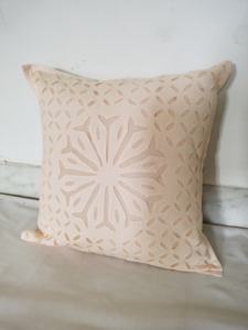 Fundas de Cojín Bordadas a Mano con Apliques, 100% Algodón, Decoración de Hogar de Lujo con Cierre de Sobre, Diseño Étnico Hecho a Mano - Product Image 1