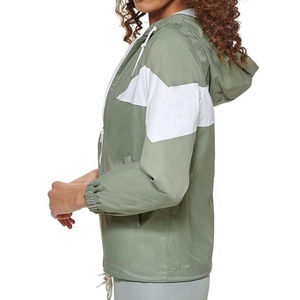 เสื้อแจ็คเก็ตผ้าแคนวาสคุณภาพพรีเมียมสำหรับผู้หญิง ระบายอากาศได้ดี มีฮู้ดบุขนแกะ เหมาะสำหรับฤดูหนาว แฟชั่นกลางแจ้ง รับสกรีนโลโก้ MOQ ต่ำ คุณภาพดีที่สุด - Product Image 5