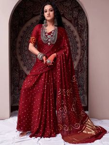 Sari Bandhani Tradicional Hecho a Mano en India, Sari de Seda Pura Teñido con Técnica Tie-Dye para Mujer, para Bodas y Fiestas, Última Colección de Diseñador - Product Image 4