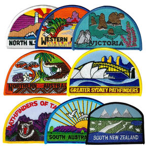 Écusson brodé 3D personnalisé en feutre non tissé irrégulier avec strass, motif montagne, badge en tissu écologique pour chapeaux et vêtements - Product Image 2