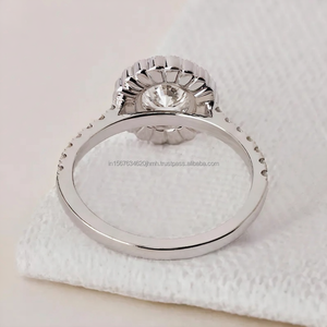 Anillo de Oro Blanco con Diamantes de Corte Redondo para Mujer – Joyería Fina Elegante y de Lujo para Compromiso, Boda y Aniversario - Product Image 2