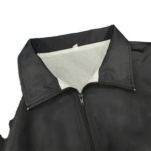 Conjunto de pantalones cortos de verano para hombre, cortavientos con capucha, de nailon, resistentes al viento, de longitud media, de peso medio, cómodos, al por mayor - Product Image 3