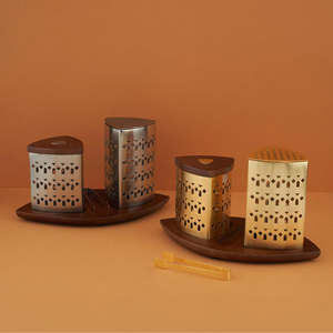 Quemador de incienso de metal hecho a mano con diseño geométrico, soporte de incienso bakhoor de lujo con bandeja de madera. - Product Image 3