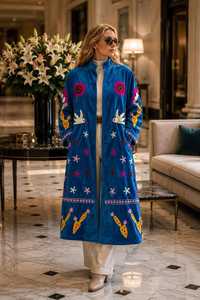 Veste de luxe en velours bleu style bohème, avec broderies colorées d'oiseaux et de fleurs, manteau long en velours brodé à la main style Suzani - Product Image 2
