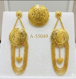 Boucles d'oreilles clous de luxe plaquées or 24 carats en forme de cœur corail vintage pour femme, bijoux de fête en alliage certifiés par un tiers A-55045 - Product Image 5