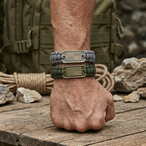 Bracelet tactique en paracorde de nylon, équipement de survie, kit d'urgence, porte-clés à manille métallique, équipement de camping, randonnée, escalade en plein air - Product Image 5