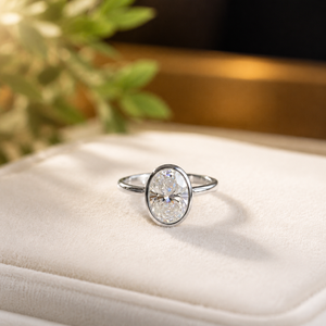 Bague de fiançailles en or jaune plaqué 10K avec diamant taille ovale serti clos, bague de mariage solitaire, bijoux de luxe en moissanite pour elle - Product Image 5