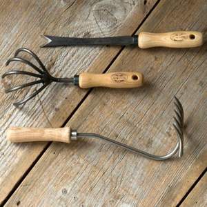 Trio de Herramientas de Jardinería Compactas con Mango de Madera: Paleta, Horquilla y Cultivador para Tareas en Jardines Pequeños - Product Image 3