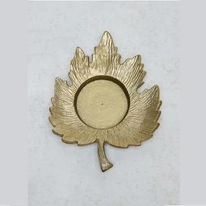 Portavelas de metal de lujo, con un diseño elegante que realza incluso la decoración más sencilla. La artesanía elegante combina durabilidad con arte. - Product Image 3