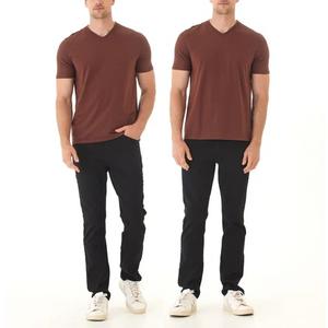 T-shirt col V unisexe en coton 100% de haute qualité 210 g/m² à manches courtes, personnalisable avec logo, pour hommes et femmes - Product Image 6