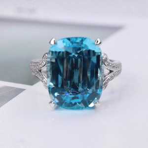 แหวนอะความารีนซานต้ามาเรียธรรมชาติทรงพิเศษ งานแฮนด์เมด เครื่องประดับสั่งทำสุดหรู ของขวัญสำหรับงานหมั้นและงานแต่งงานสำหรับผู้หญิง - Product Image 1