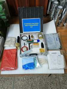 Kit d'expédition et d'emballage d'épreuves d'empreintes digitales avec loupe et pinces pour tubes, sacs à épreuves pour usage médico-légal - Modèle OSS-4035 1 - Product Image 2