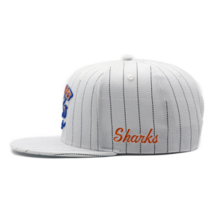 หมวกเบสบอลลายเส้นสีขาวปักโลโก้แบรนด์ชาร์คส์ แบบ Snapback สำหรับทุกเพศ สวมใส่สบาย ทรง 6 แผง - Product Image 4