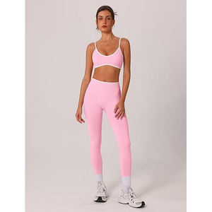 Ensemble de yoga pour femme avec débardeur à bretelles, soutien-gorge de sport rembourré sans couture, leggings taille haute froncés aux fesses avec poches latérales, en nylon et élasthanne, tenue de fitness - Product Image 6