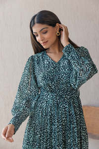 Robe midi à col en V et coupe trapèze avec manches lanternes, imprimé animal, en mousseline de soie, style bohème, décontractée pour l'été, robe élégante pour femmes - Product Image 5