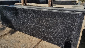 Dalles de granit Kotda polies de qualité supérieure pour plans de travail de cuisine, comptoirs, revêtements de sol, escaliers, panneaux muraux - En vente - Product Image 3