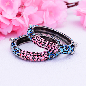 Bracelets Kada en laiton oxydé argenté pour femmes, ouvrables, avec travail de diamants et de perles, bijoux traditionnels indiens pour mariage et fêtes - Product Image 4