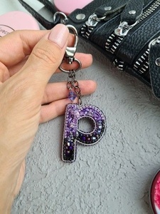 Porte-clés de luxe fait main perlé avec initiale personnalisée, brodé, pour cadeaux de mariage et cadeaux d'entreprise 2026 - Product Image 2