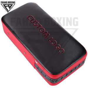Bouclier de frappe en PVC souple réglable rouge et noir avec logo personnalisé, absorption des chocs élevée, léger pour l'entraînement de boxe - Product Image 5