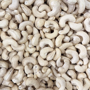 Fabrication de noix de cajou W320, noix de cajou Kaju, exportées du Vietnam vers l'UE, le Moyen-Orient, l'Asie depuis Santigo - Product Image 1
