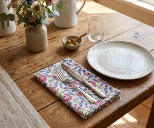 Servilletas de Mesa Reutilizables Ecológicas Hechas a Mano 100% Algodón con Estampado Floral Cuadrado Rosa, Estilo Cottage Core Farmhouse - Product Image 4