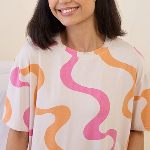 Women's Latest Fashion Casual Short T-Shirt And Short <b>Twin</b> <b>Set</b> Winter Wear New Stylish Women's <b>Twin</b> <b>Sets</b> - Product Image 5