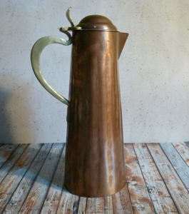 Carafe en cuivre exclusive, artisanale et luxueuse, pour des repas haut de gamme et des routines de bien-être traditionnelles - Product Image 3