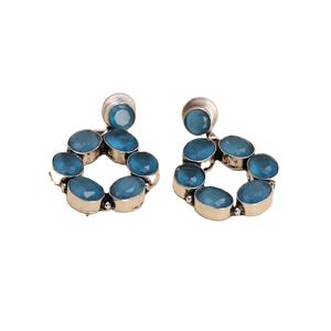 Boucles d'oreilles classiques en laiton oxydé finition argentée, serties de zircon en forme de poire et de cloche, bijoux de mode élégants pour mariage - Product Image 1