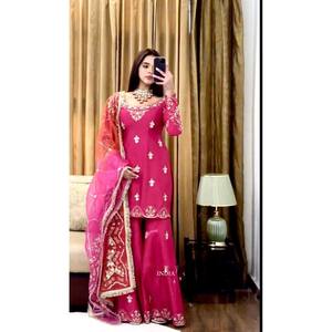 Conjunto de traje de trabajo de secuencia bordada para mujer, accesorio de moda elegante - Product Image 4