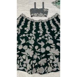 Lehenga Choli de seda verde talla M para fiesta, diseño FB, con trabajo de lentejuelas arcoíris. - Product Image 3