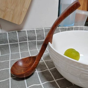 Cuchara de madera ecológica para sopa, arroz y cocina, hecha a mano, vajilla natural para mesa, disponible para la venta. - Product Image 2