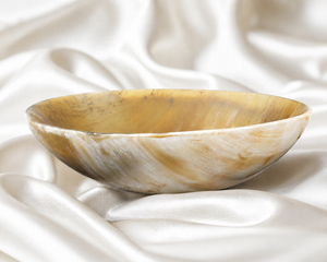 Exquisito Tazón Decorativo de Cuerno de Búfalo, Vajilla de Lujo Hecha a Mano y Sostenible, Centro de Mesa Elegante para la Comedor - Product Image 3