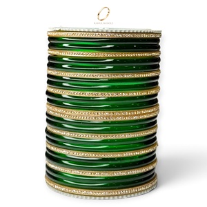 Collection de Bracelets Élégants en Acrylique Vert Émeraude Style Cachemire avec Pierres de Zircon Premium pour Femme – Bijoux de Mode en Gros - Product Image 4