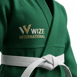 Kimono de BJJ WIZE INTERNATIONAL vert 100% coton, coupe classique, uniforme d'arts martiaux pour enfants, logo sur la manche gauche - Product Image 4