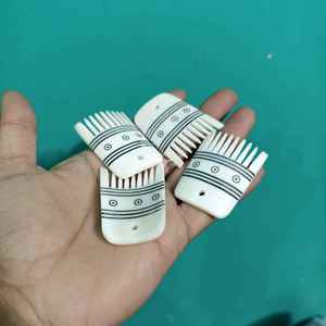 Peigne à barbe en os de buffle naturel, petit, fait main, à points circulaires, pour le soin de la barbe, à prix avantageux - Product Image 1