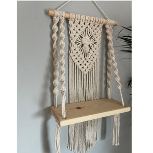 Porte-plantes en macramé bohème fait main, support de plante en corde tressée pour la décoration intérieure et extérieure de la maison et du jardin - Product Image 1