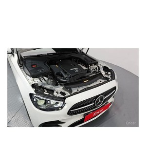 Mercedes-Benz Clase E E250 AMG Line Mayo 2022 32.912 km Emisión Euro V Caja de Cambios Automática Asientos de Cuero Volante a la Izquierda Cámara Trasera - Product Image 6