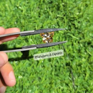 2 piezas de moissanita amarilla con corte de mariposa, forma única y elegante, mariposa facetada para pendientes o anillos, etc. - Product Image 4