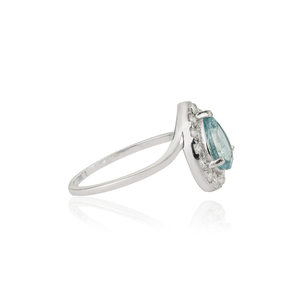Fabricante de Diseños Personalizados de la Mejor Calidad 1ct. Anillo Halo con Forma de Pera de Aguamarina y Diamantes, Última Moda en Joyería Fina de Oro Blanco de 14K - Product Image 5