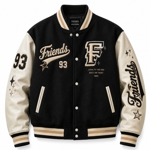 Veste universitaire décontractée pour homme en cuir noir avec manches en cuir et patch brodé personnalisé, idéale pour l'automne - Product Image 4