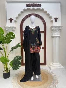 Conjunto de Salwar Kameez Negro Bordado, Abrigo Largo, Pantalones Patiala, Traje Tradicional Indio Pakistaní - Product Image 1