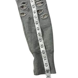 Vente en gros de sweats à capuche déchirés en coton mélangé, style streetwear basique, avec broderie, prix abordable, design personnalisé - Product Image 5