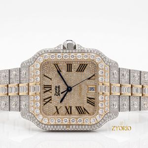Reloj Cuadrado de Lujo con Incrustaciones de Diamantes, Acabado Dorado en Dos Tonos, Esfera con Números Romanos y Moissanita, Correa de Acero Inoxidable Miyota de 20 mm - Product Image 2